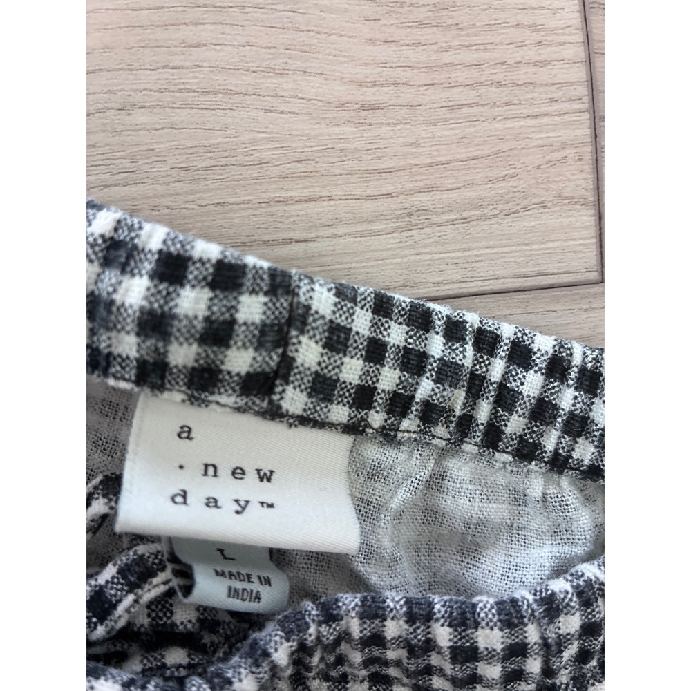 A New Day Womens Gingham Shorts Black White Elastic Waist Drawstring Size L - Picture 2 of 4